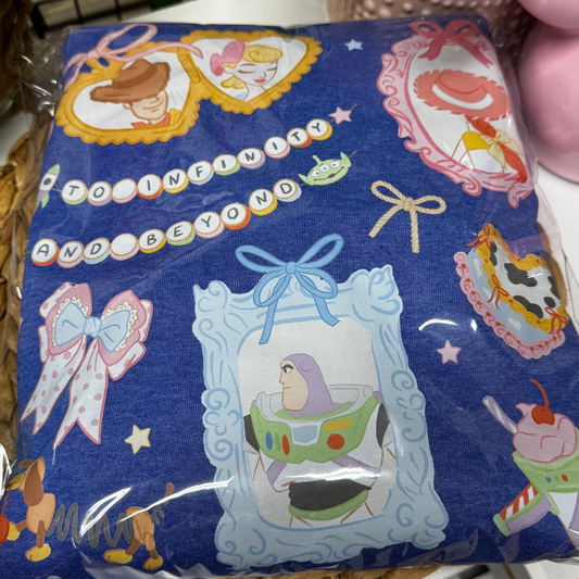 *READY TO SHIP* 3XL TOYS Crewneck