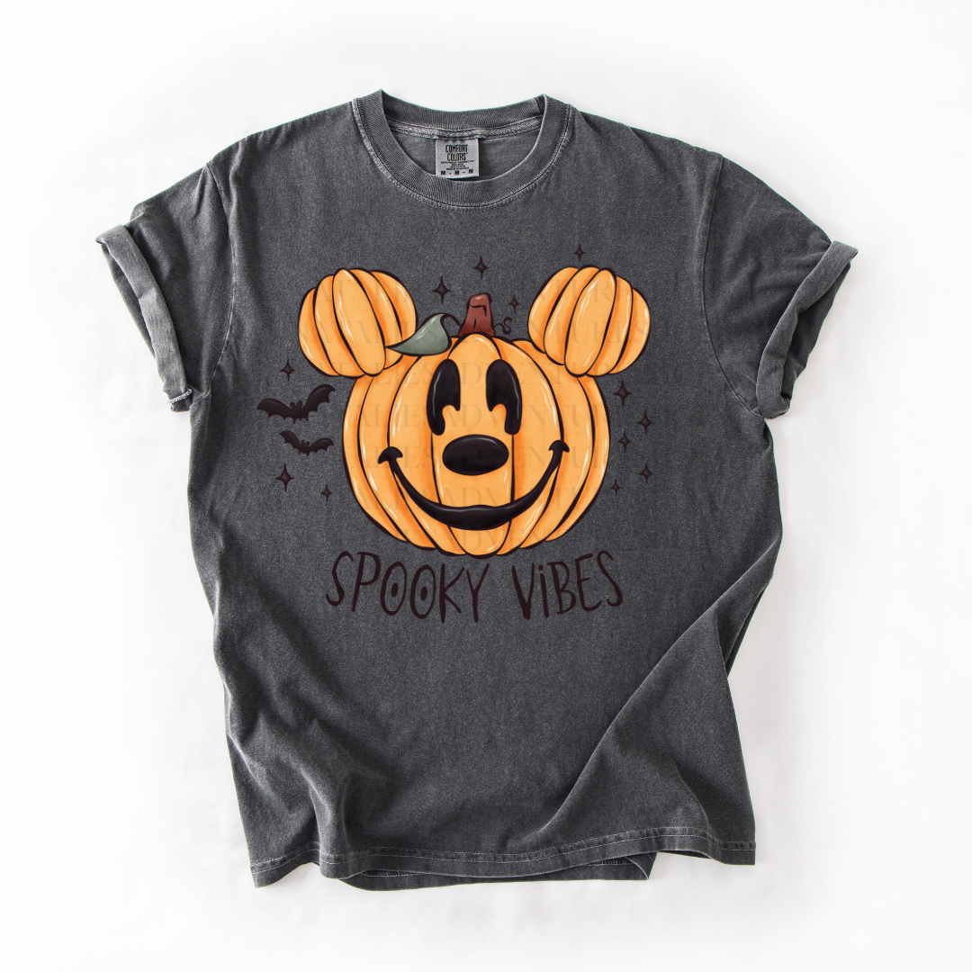 *Pre-Order* Spooky Vibes T- Shirt(Comfort Colors)